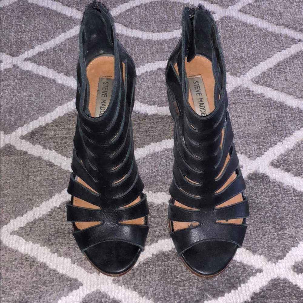 Black block sandal